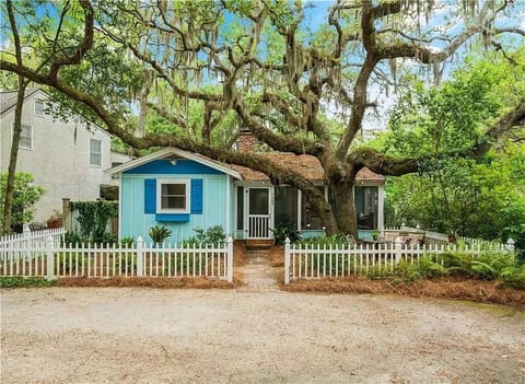 Lucky Enough sits near the end of a quiet cul-de-sac w/quick easy access beach
