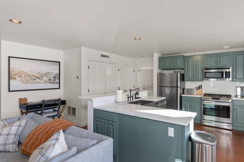 Stunning updated and fully stocked kitchen