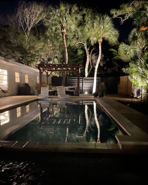 The night view from the hot-tub