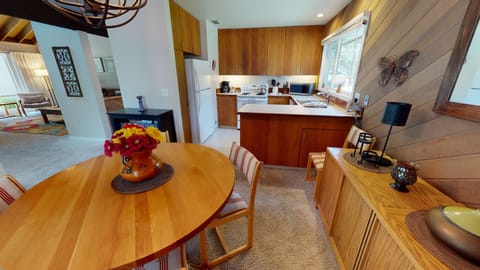 Meadow-House-74-08112021_153418