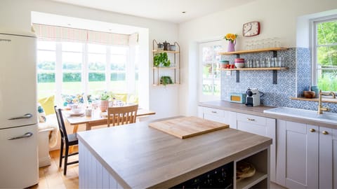 Kitchen-breakfast room, Corn Close, Bolthole Retreats