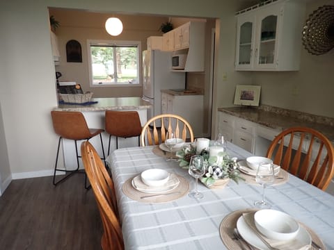 Small dining area in kitchen.