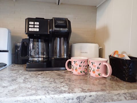 Hamilton Flexbrew Coffee maker with drip or k-cup option.