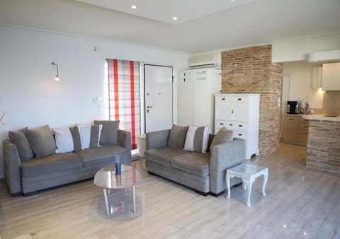 f92b3410-f4f8-4a5d-910a-807c1e7fe4fa