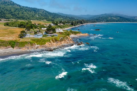 The Ocean Mist is beachfront to some of Oregon's most beautiful coast line. 