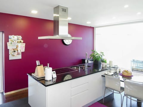 Cabinetry, Furniture, Property, Building, Plant, Table, Purple, Houseplant, Wood, Flowerpot