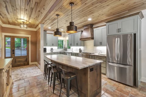 Beautiful, newly remodeled kitchen