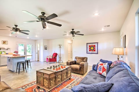 Grove Vacation Rental | 2BR | 1BA | 1 Story | Step-Free Access