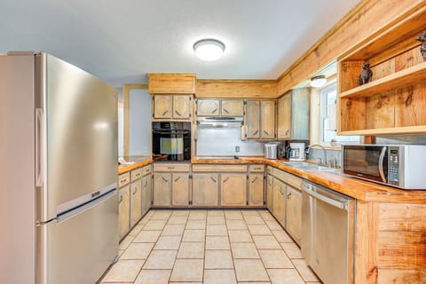 Kitchen | Fully Equipped | Stainless Steel Appliances