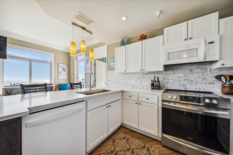 Beautifully Updated Kitchen at 1406 SeaCrest