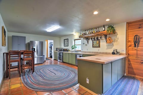 Kitchen | Fully Equipped