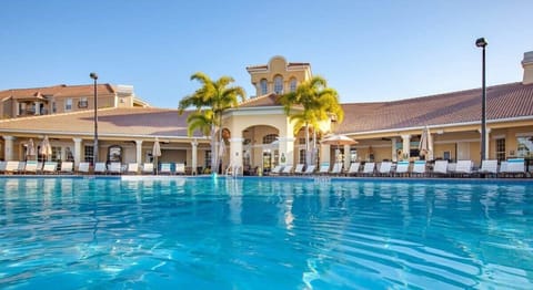 Welcome to your home-away-from-home at Vista Cay Resort!