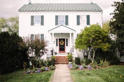 Welcome to Rock Spring Retreat, established in 1795