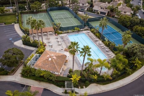 Lap pool, Spa, 2 tennis courts, basketball court, grass volleyball, clubhouse