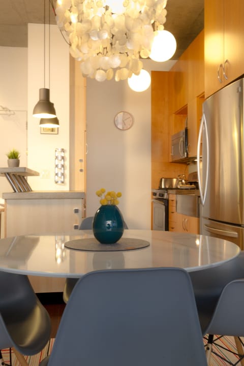 Kitchen & Dining Area