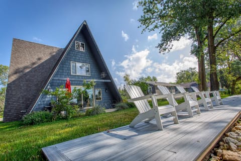 Welcome to Lazy Daze Lagoon!