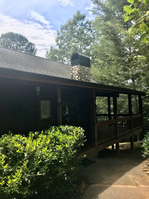 WeWelcome to our cabin. Tucked Away in the Woods!!!
