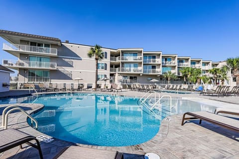 Brand new zero entry pool open spring-late fall!