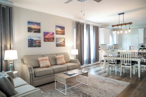 Ms Annie's Coastal Hideaway - in the heart of Ocean Springs