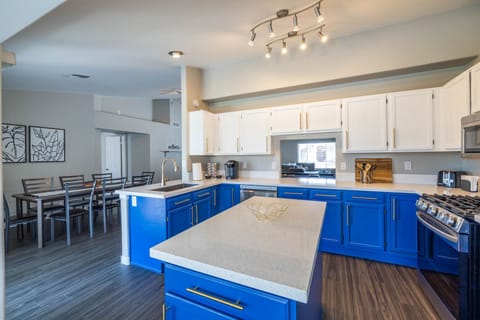 Fully Stocked kitchen