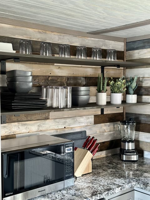 Both indoor & outdoor dishes and cups. 