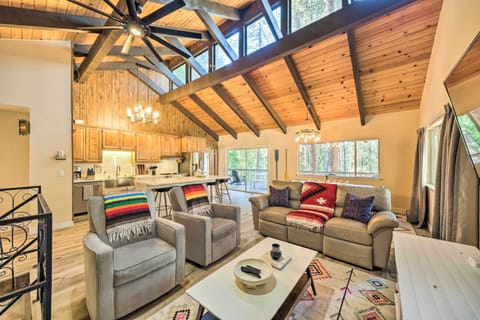 Groveland Vacation Rental | 3BR | 2.5BA | 2,240 Sq Ft | 2-Story Cabin