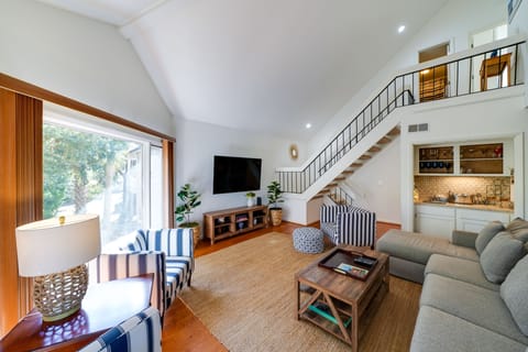 Welcome to an open spacious living and dining area with hard flooring throughout.