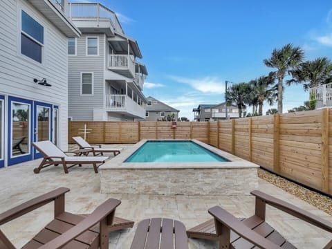 Heated Saltwater Pool