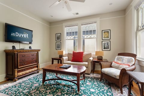 Downtown Luxury |Rutledge Avenue Inn (Suite C)