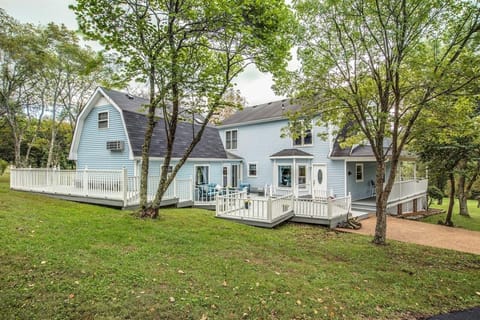 Plenty of deck and views