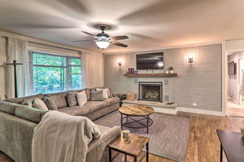 Pocono Lake Vacation Rental | 5BR | 3.5BA | 2,464 Sq Ft | Steps Required