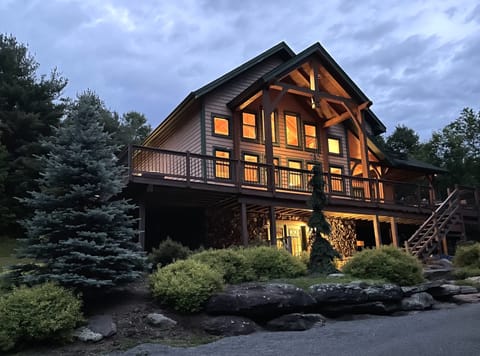 Warm, inviting 5-bedroom timber-frame chalet enormous wrap-around deck