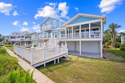 Large Ocean View Deck