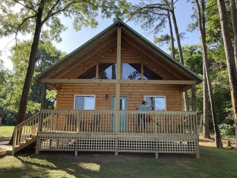 The Newest Buck&Bass Cabin, Eagle Cabin. Includes The Eagles Nest Loft!