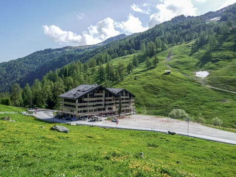 Sky, Mountain, Cloud, Plant, Natural Landscape, Slope, Land Lot, Tree, House, Grass