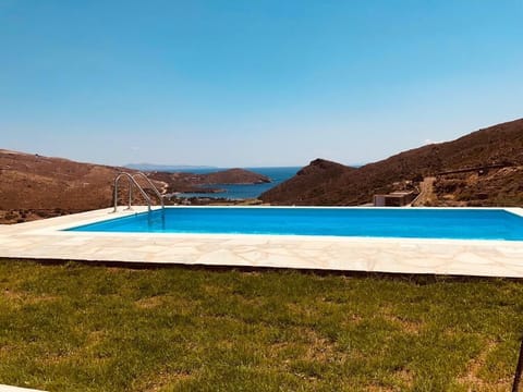 Where the pool ends and the Aegean begins.