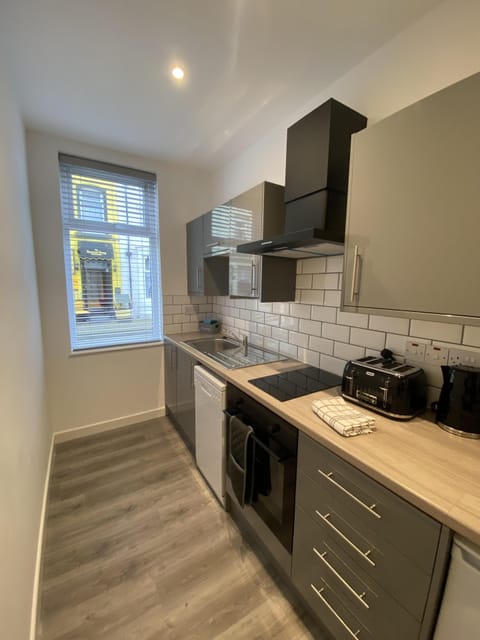 Apt 1 - 1 double bedroom and sofa bed