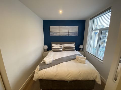 Apt 4 - 2 bed apartment - double - king - sofa bed