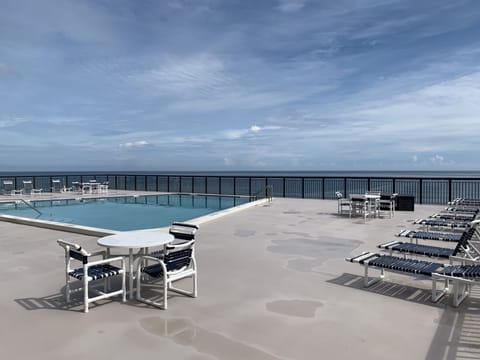 Moontide rooftop pool. 