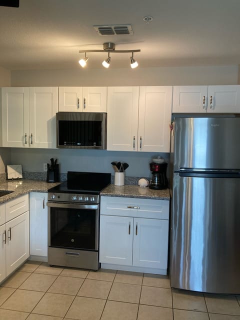Remodeled Full kitchen with all necessities