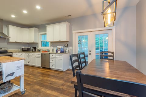 Dining area open to kitchen