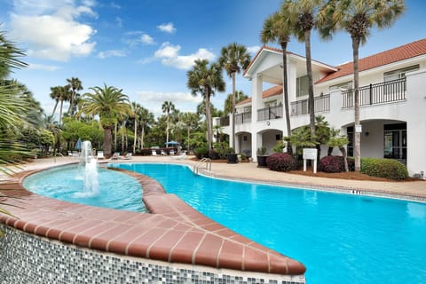 Gorgeous Destiny West Community Pool is a very short walk from house.