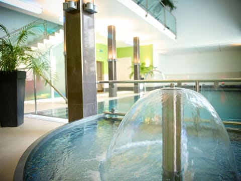 Flooring, Ceiling, Hotel, Resort, Lobby, Swimming Pool, Leisure Centre