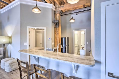 Fully Equipped Kitchen | Dishware & Flatware