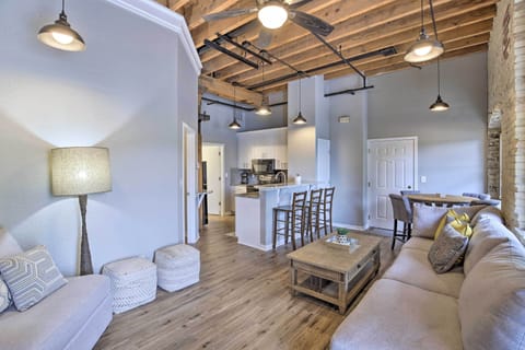 Living Room | Smart TV