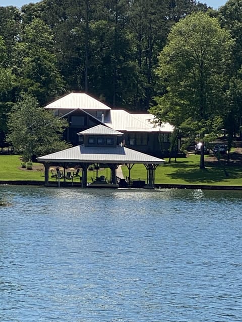 Welcome to 22 Shady Ln