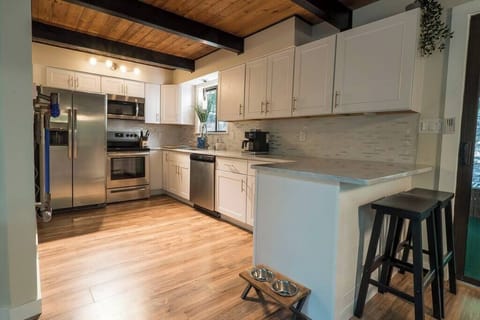 67d9b9a5-813e-4c13-8512-512afd94a01e