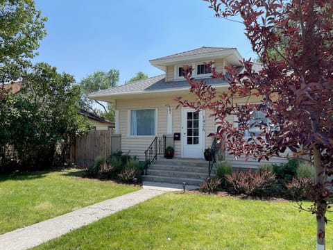 Welcome to The Buckaroo! Walk to Downtown Cody