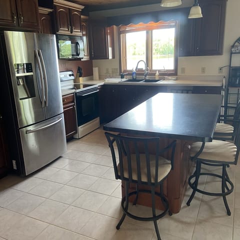 Kitchen - Fully stocked with cooking essentials