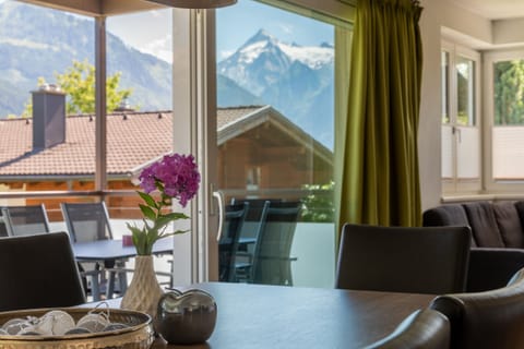 From the dining table you have some nice views, but you also see the summit from the Kitzsteinhorn which is over 3,000m.